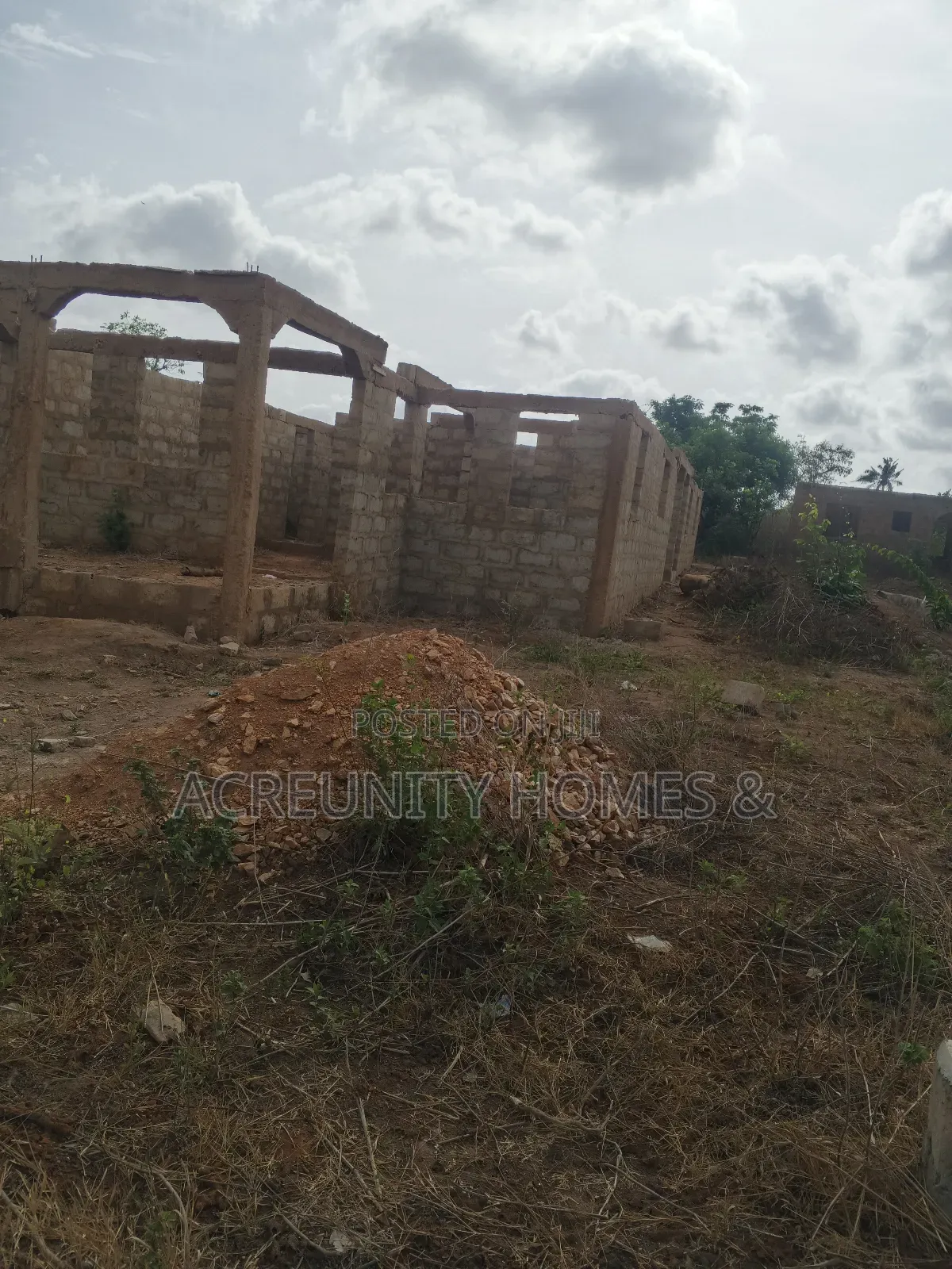 5bdrm Apartment in Iseyin for sale
