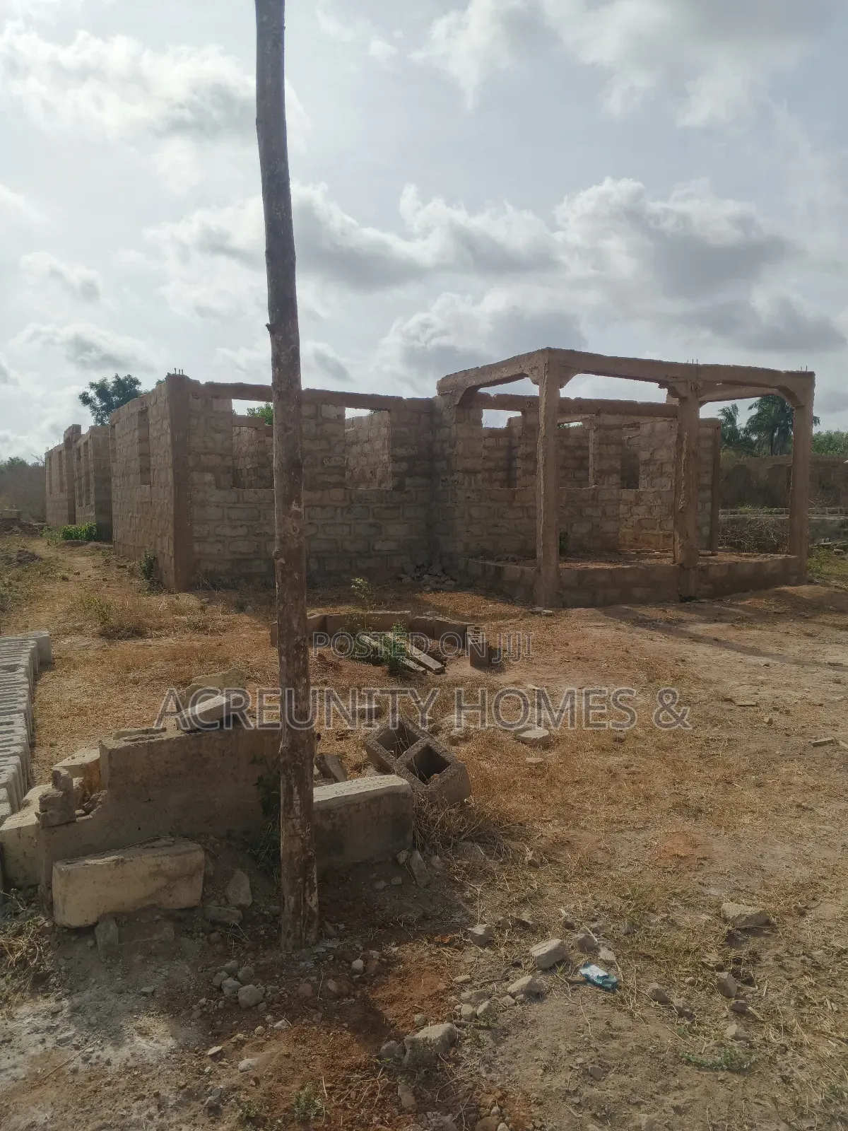 5bdrm Apartment in Iseyin for sale