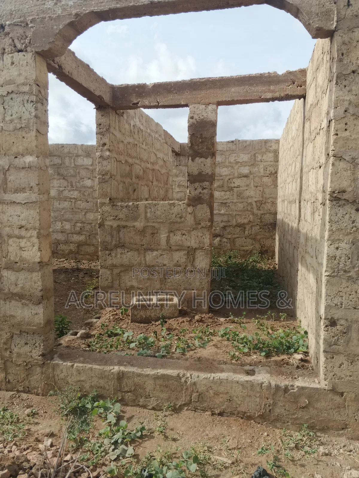 5bdrm Apartment in Iseyin for sale