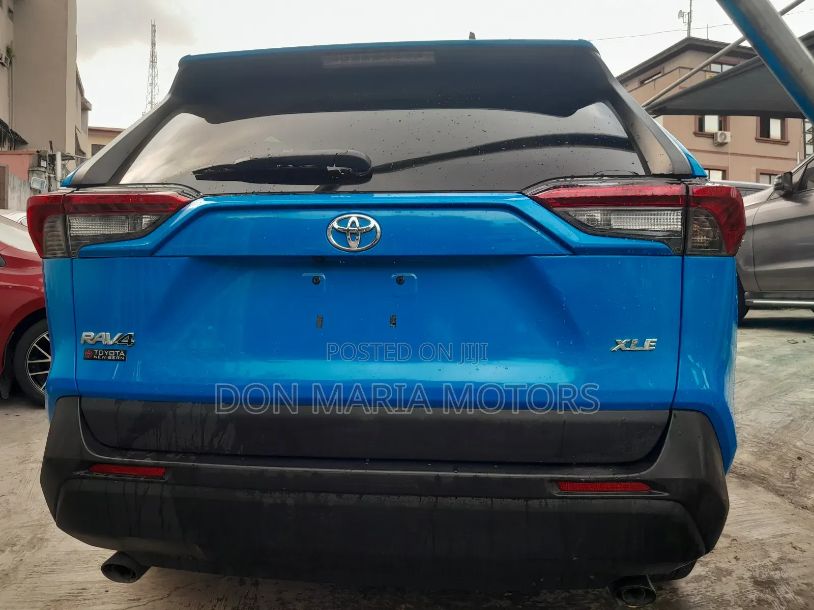 Toyota RAV4 XLE FWD 2019 Blue