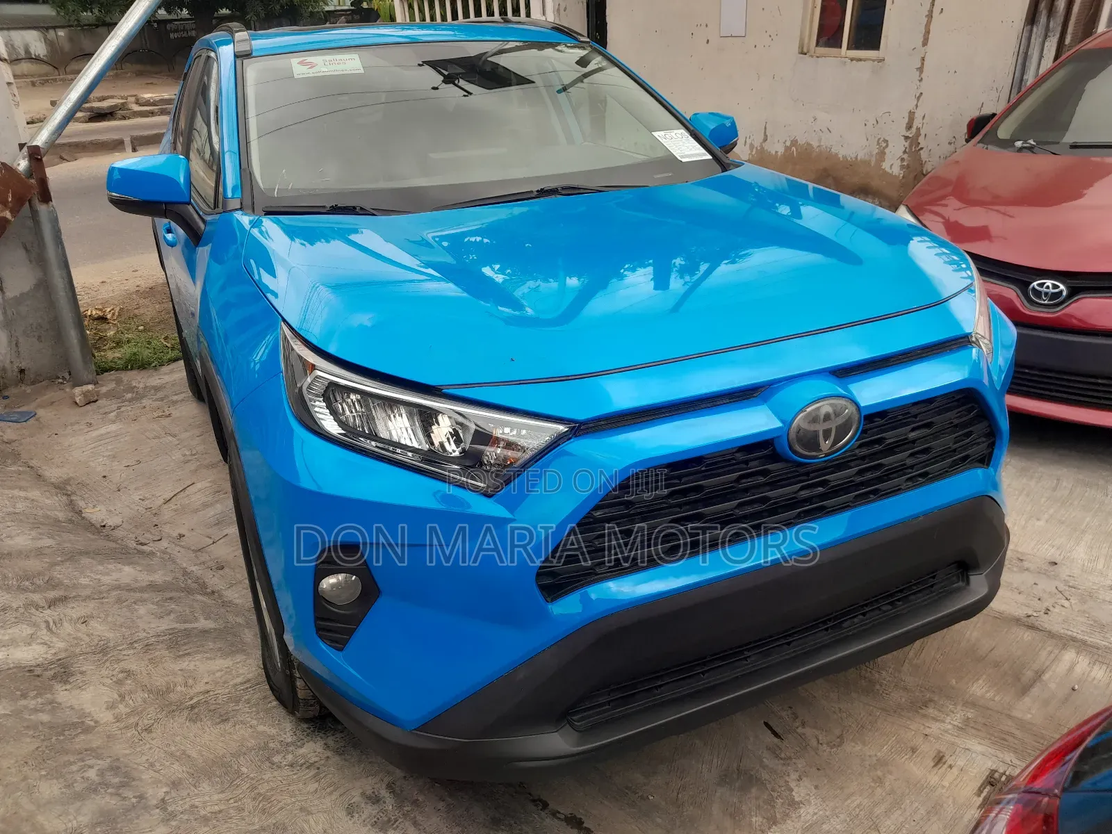 Toyota RAV4 XLE FWD 2019 Blue