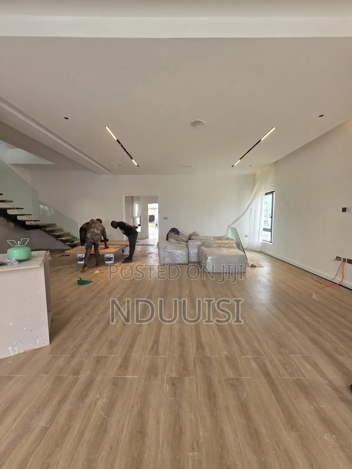5bdrm Duplex in Gracefield Estate for sale