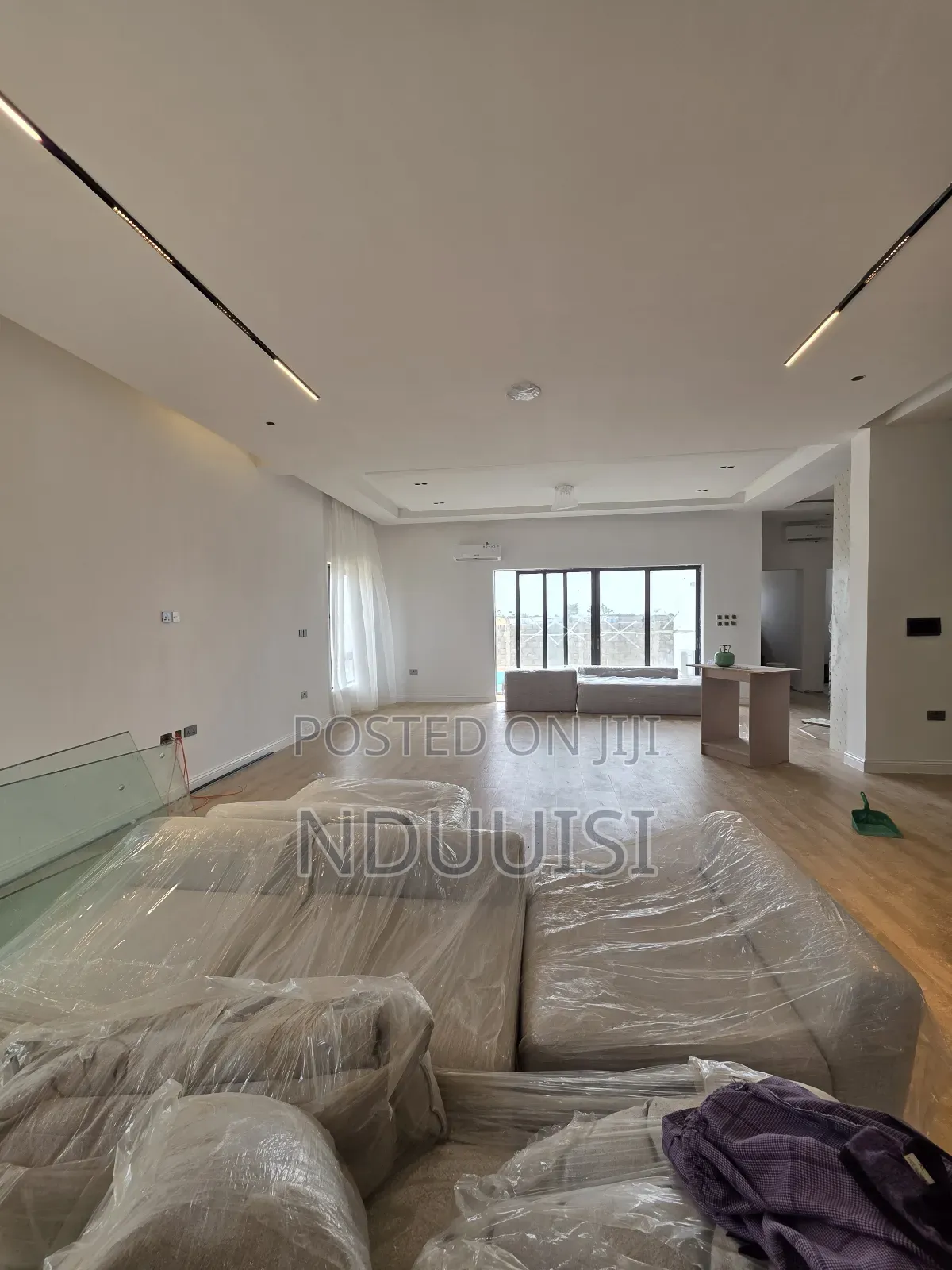 5bdrm Duplex in Gracefield Estate for sale