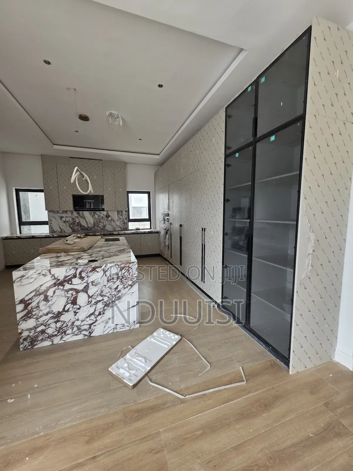 5bdrm Duplex in Gracefield Estate for sale
