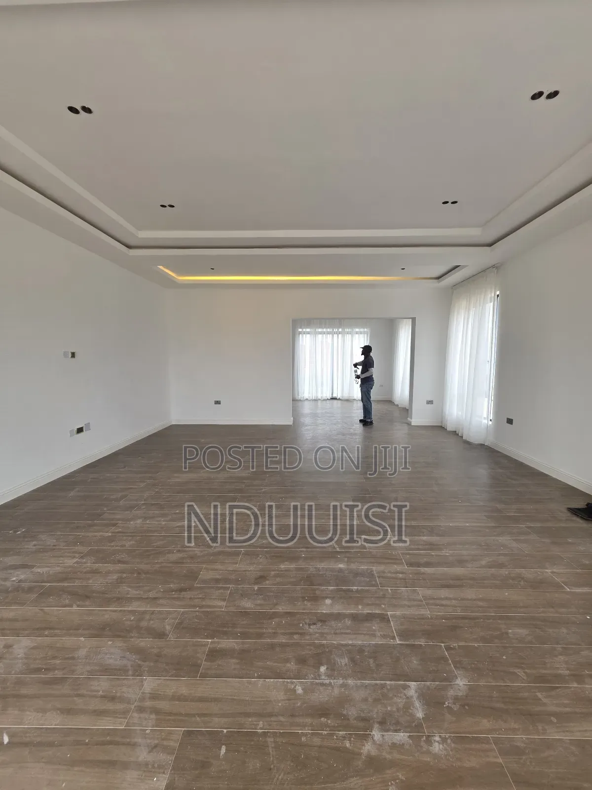 5bdrm Duplex in Gracefield Estate for sale