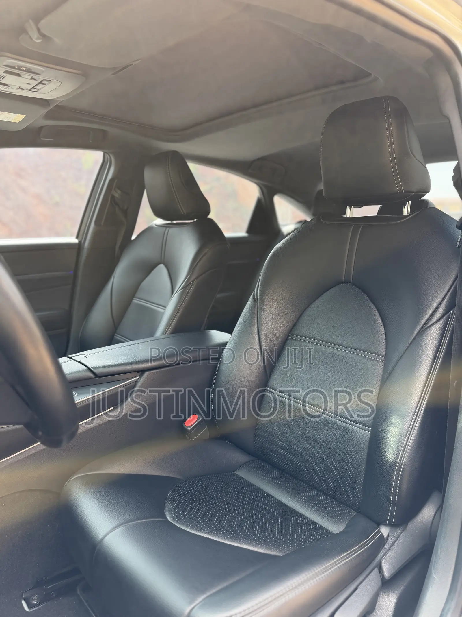 Toyota Avalon XLE 2021 White
