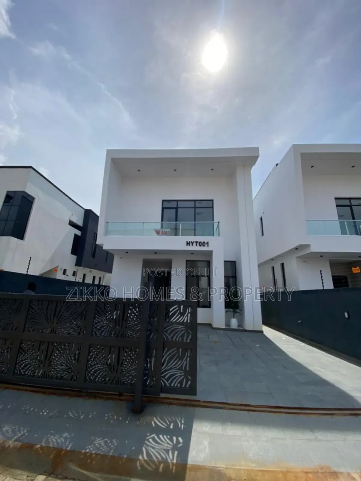 5bdrm Duplex in Chevron Drive, Lekki for sale
