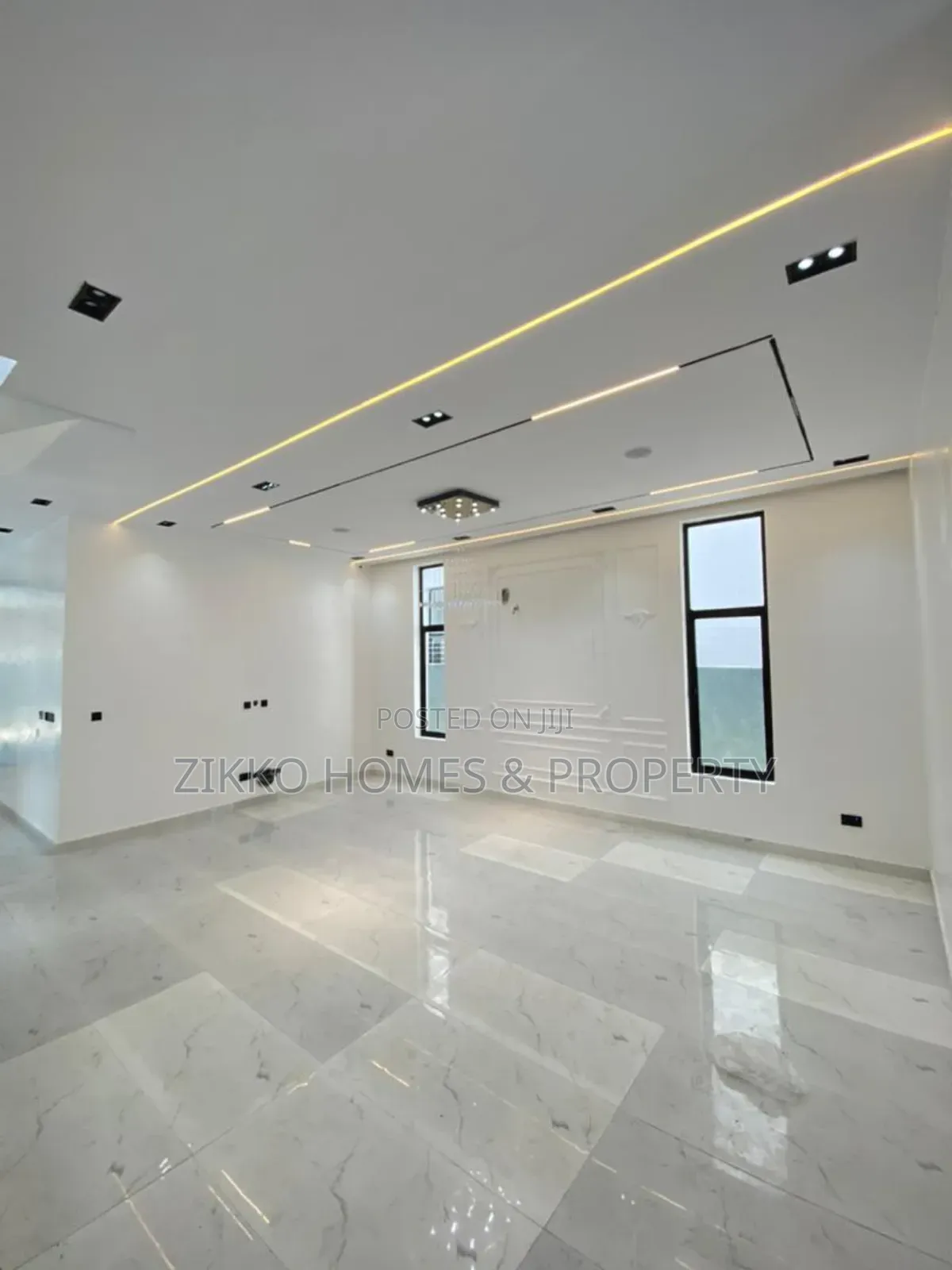5bdrm Duplex in Chevron Drive, Lekki for sale