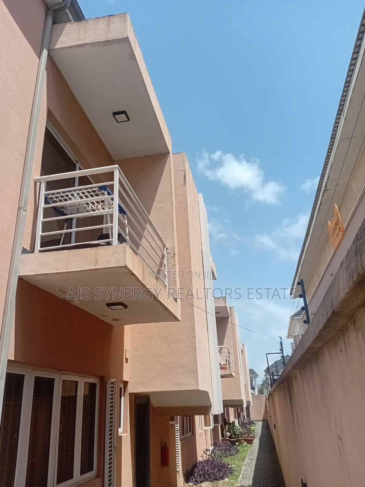 2bdrm Apartment in Agungi for rent