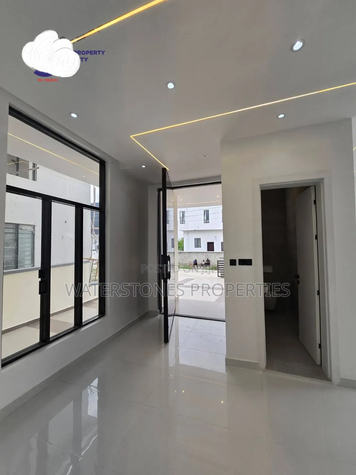 1bdrm Room & Parlour in Airport View, Oshimili South for rent