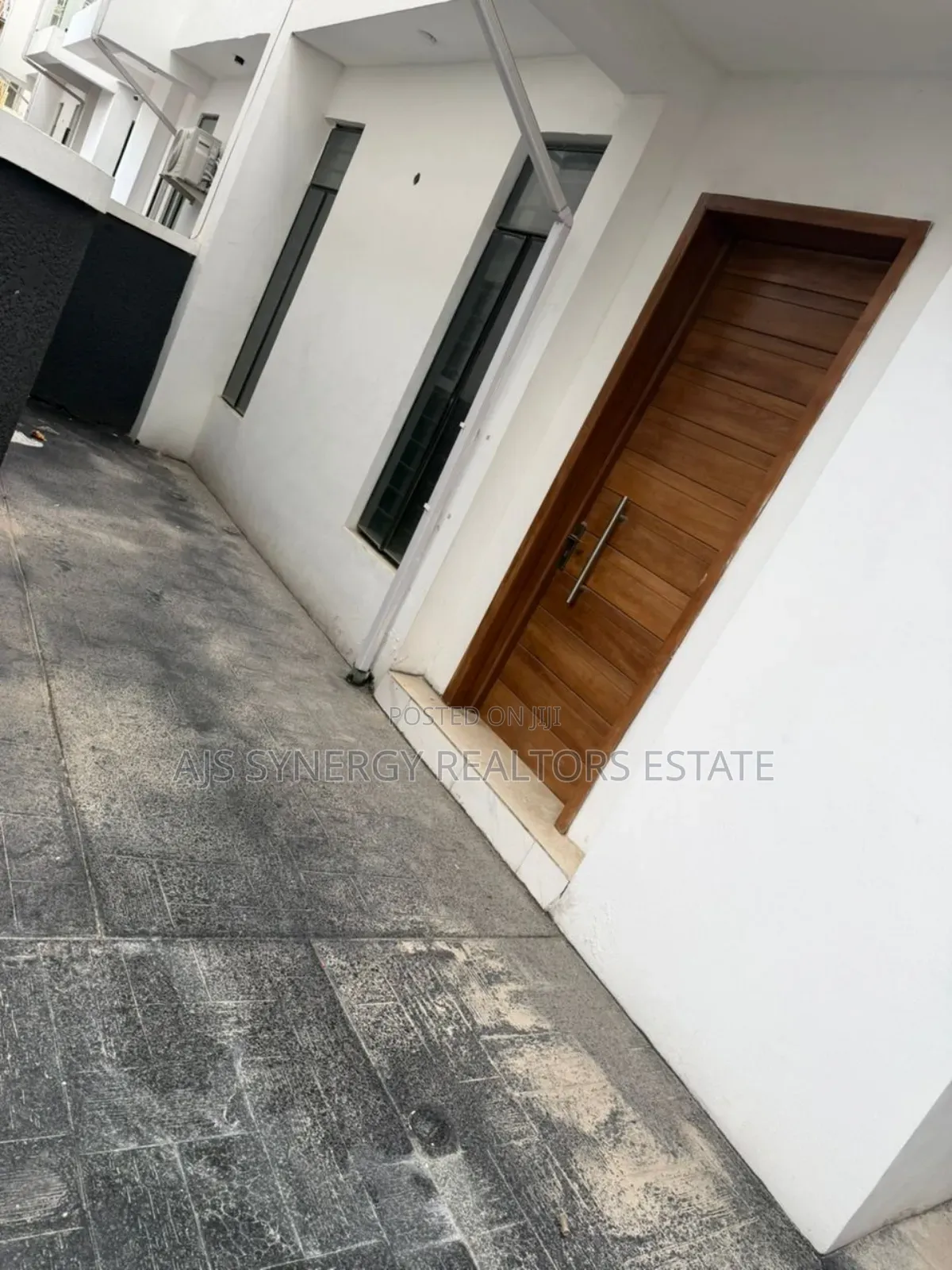 4bdrm Duplex in Ikota for rent