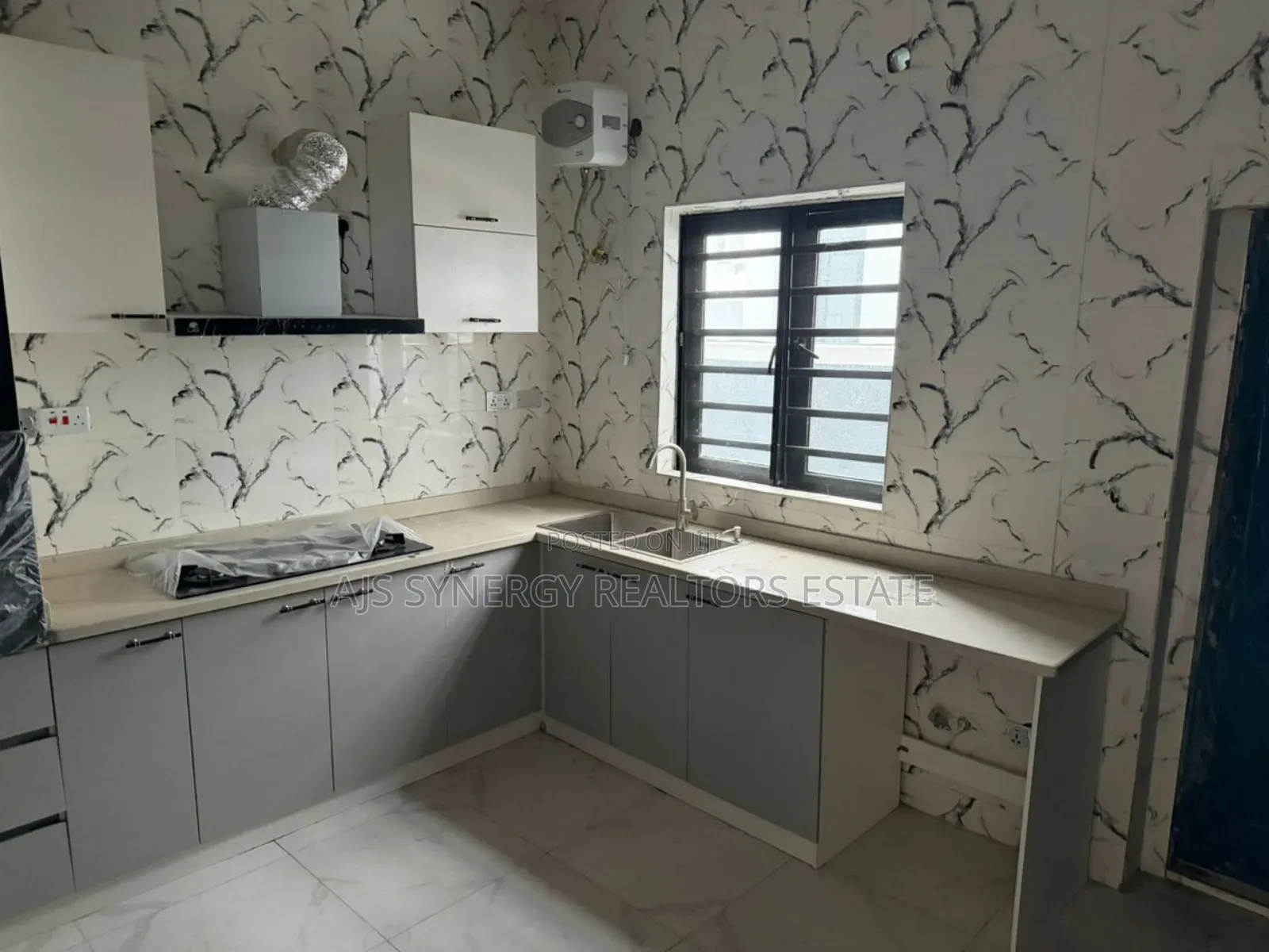 4bdrm Duplex in Ikota for rent