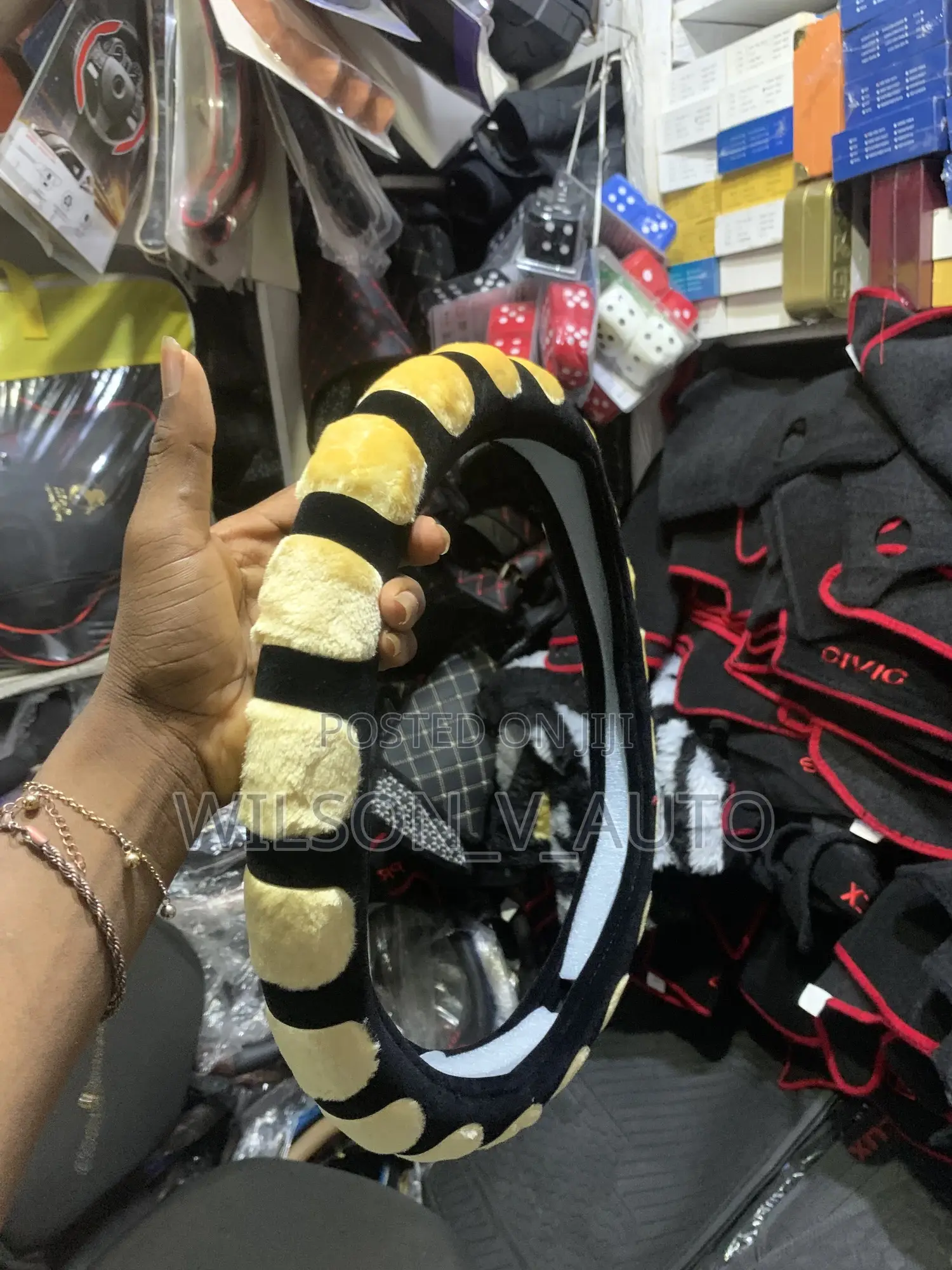 Plush Steering Wheel Cover Soft Anti-Slip Grip (Red,Blue,Yellow,Black)