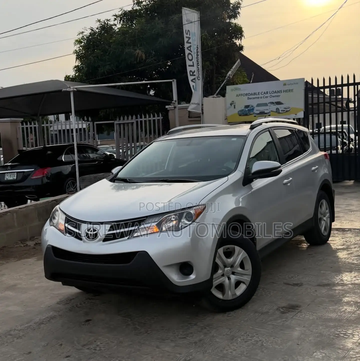 Toyota RAV4 LE 4dr SUV AWD (2.5L 4cyl 6A) 2015 Silver