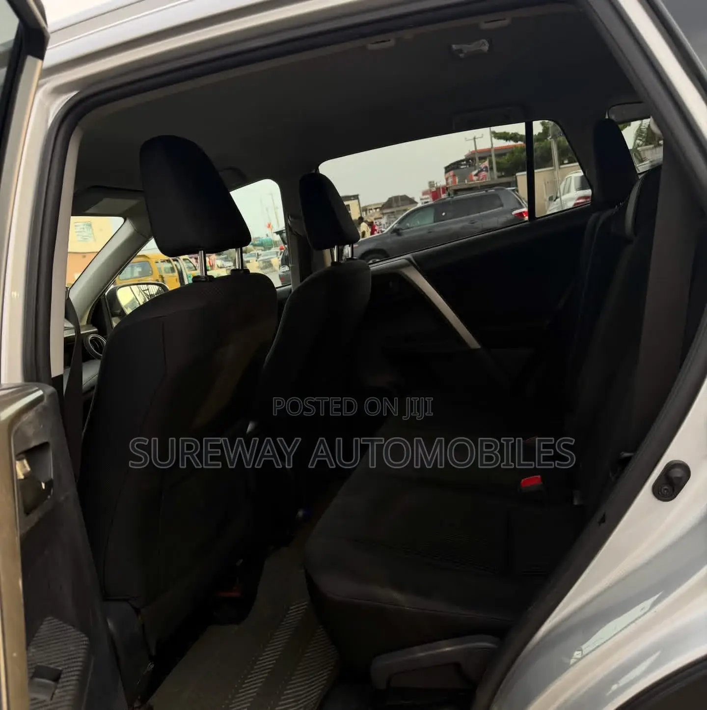 Toyota RAV4 LE 4dr SUV AWD (2.5L 4cyl 6A) 2015 Silver