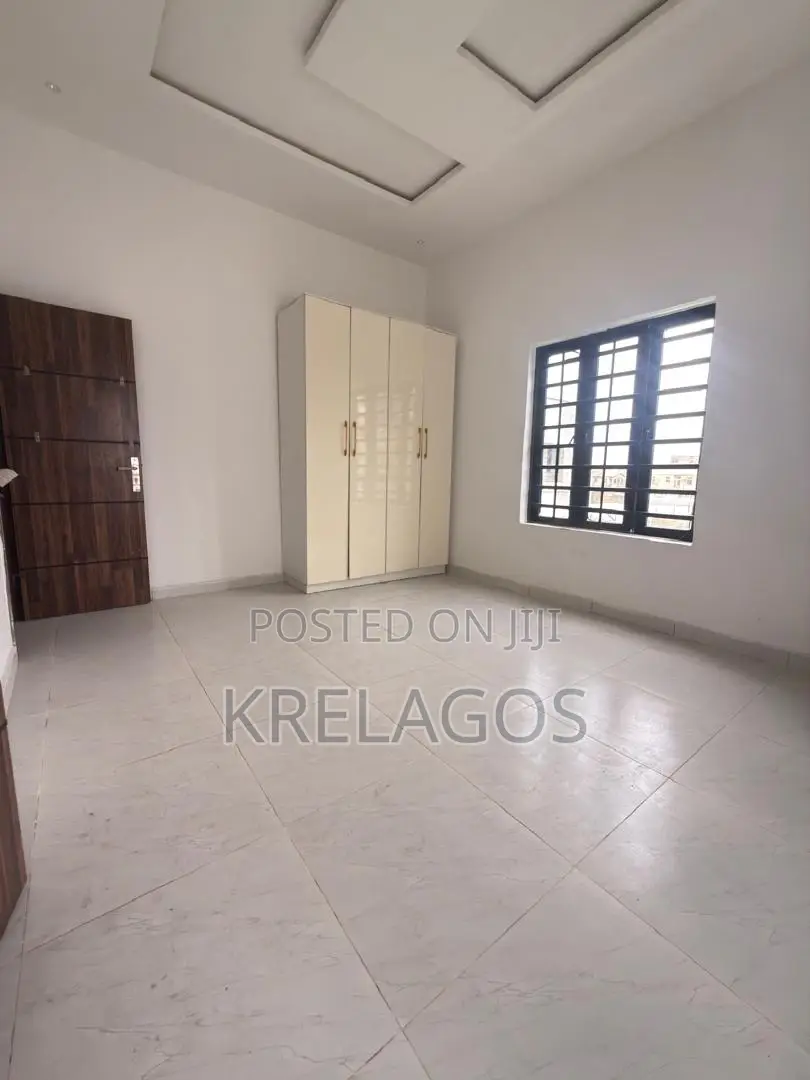 4bdrm Duplex in Orchid, Chevron for sale