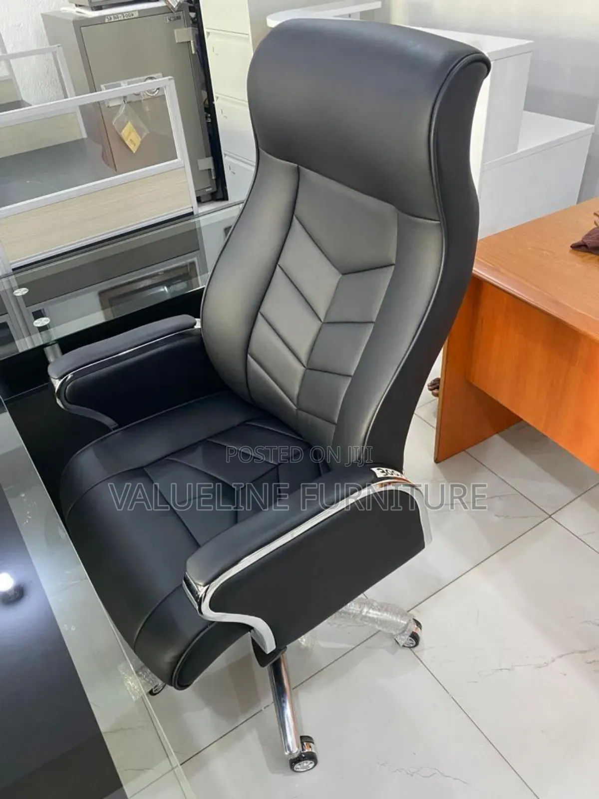 1508 Executive Chair