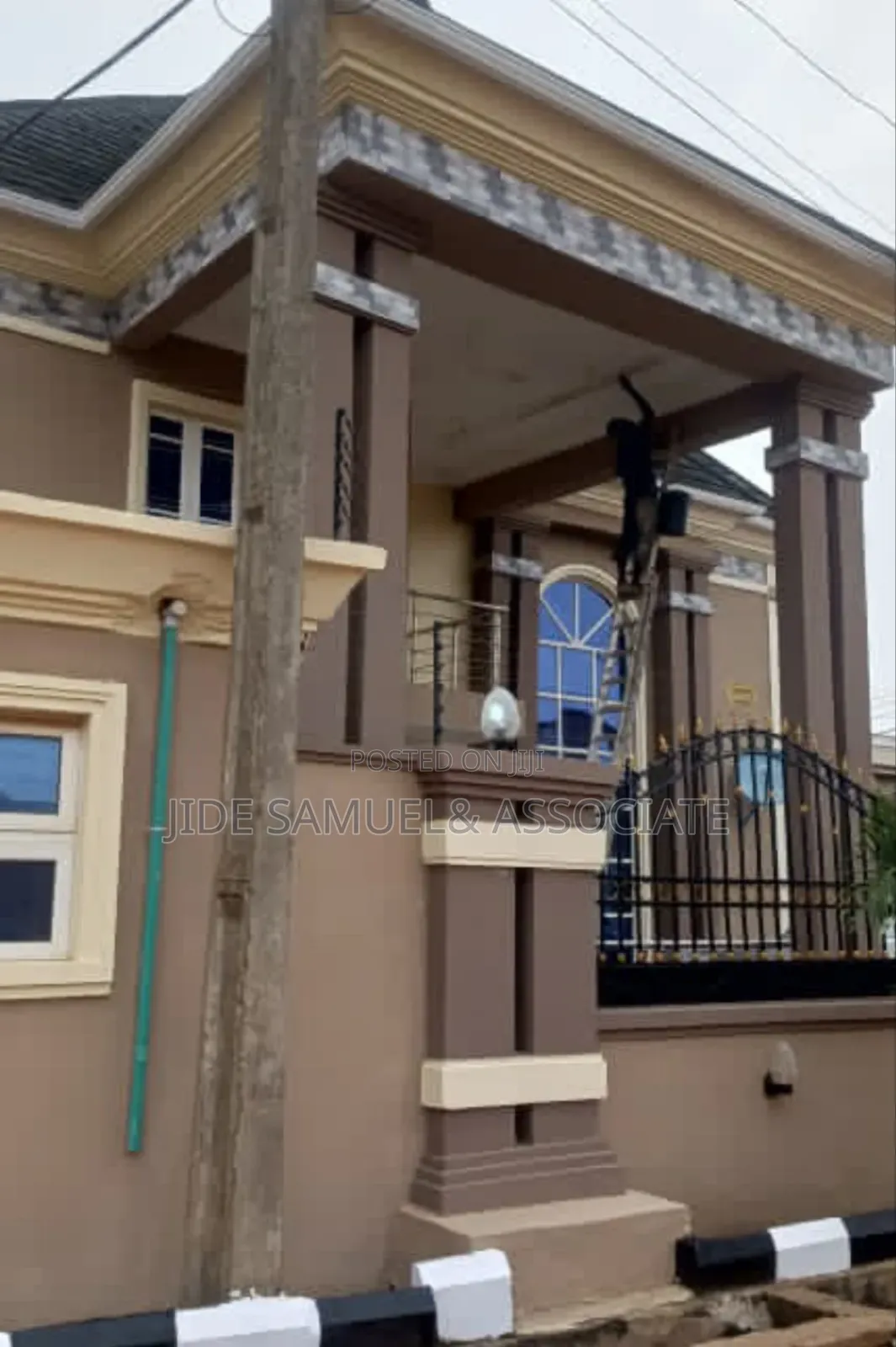Furnished 5bdrm Duplex in Baruwa for sale