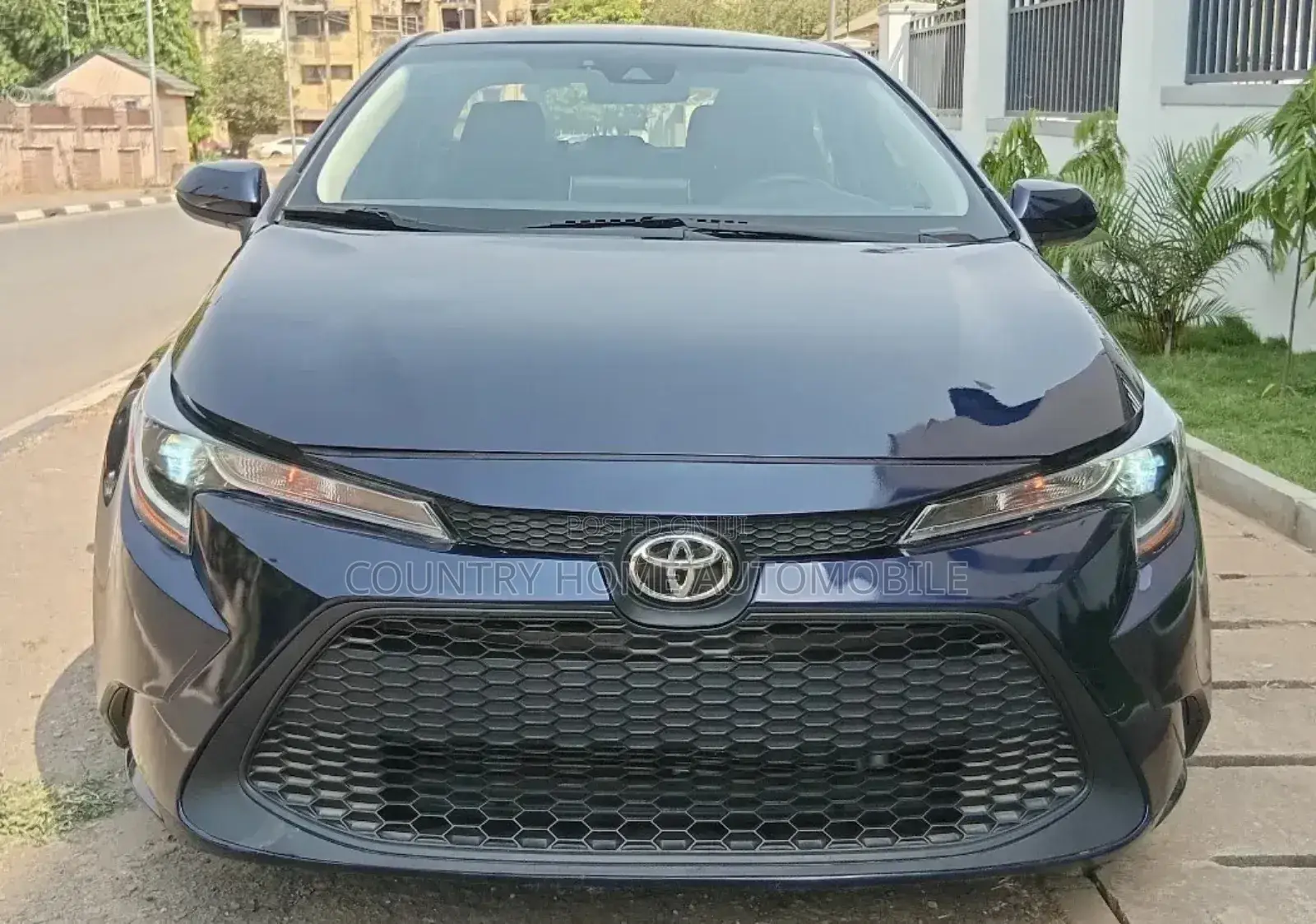 Toyota Corolla LE 2020 Blue