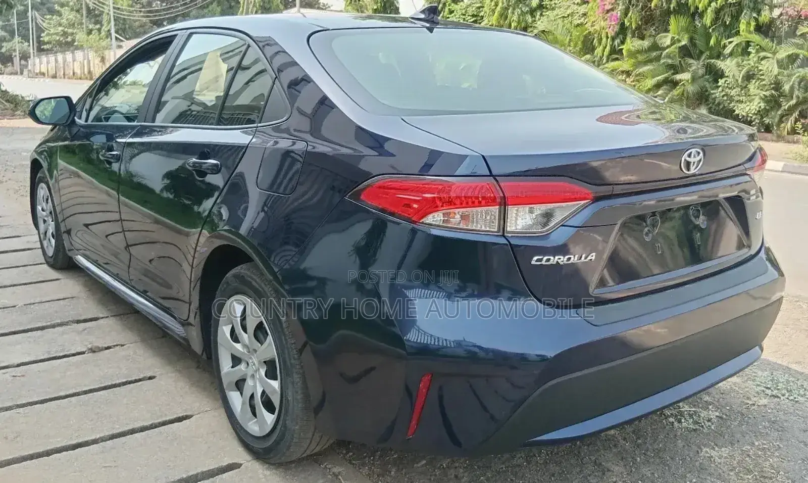 Toyota Corolla LE 2020 Blue