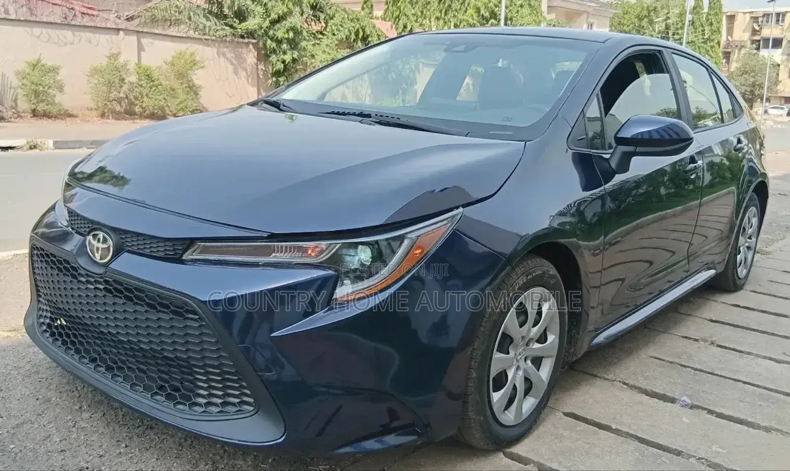 Toyota Corolla LE 2020 Blue