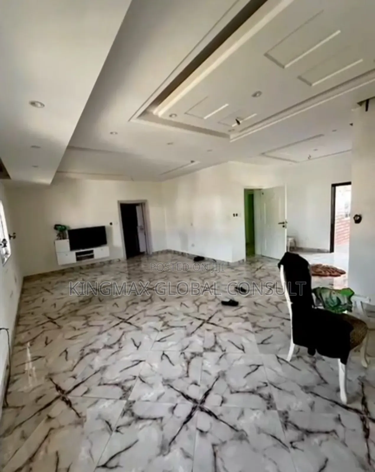 6bdrm Duplex in Banana Island for sale