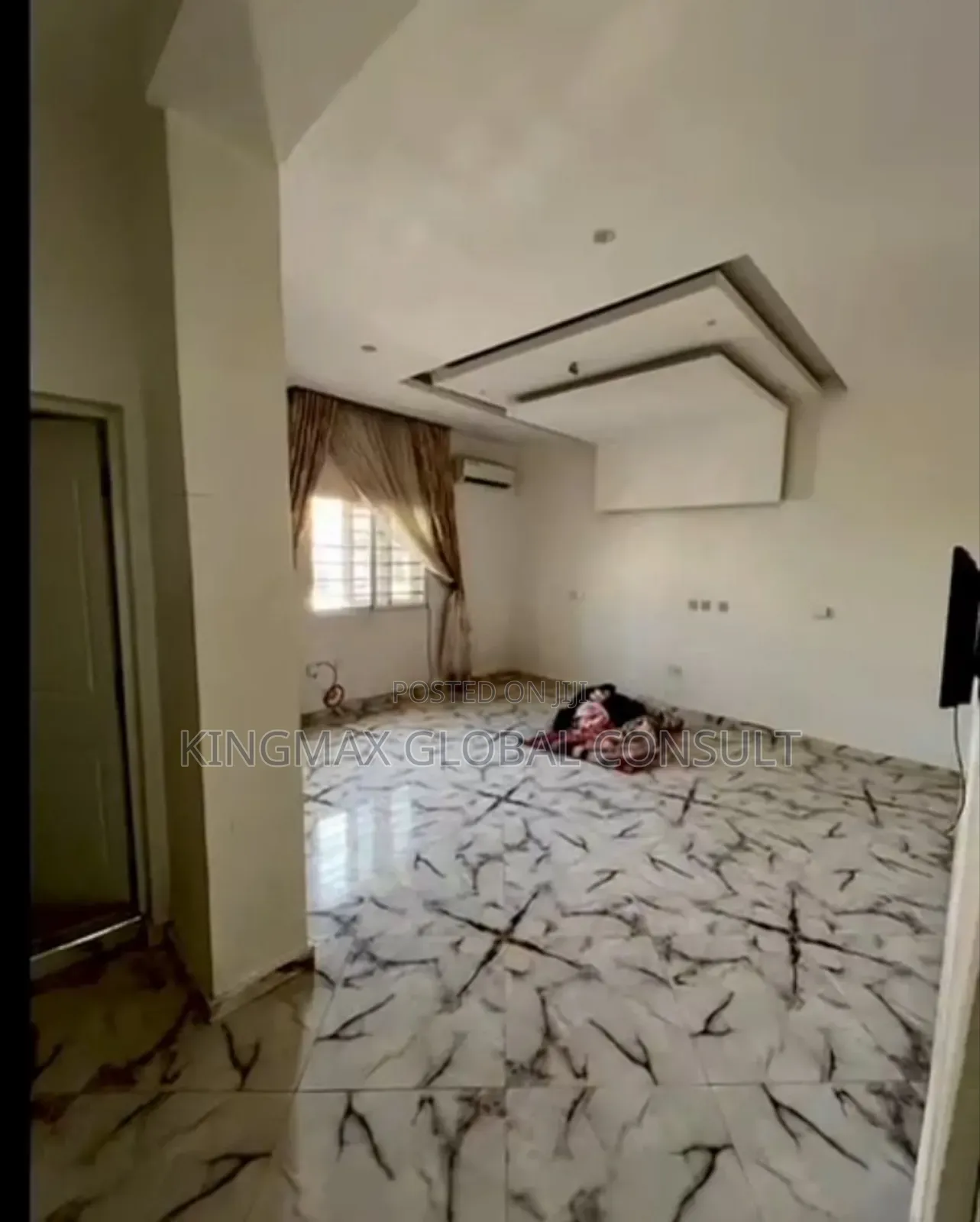 6bdrm Duplex in Banana Island for sale