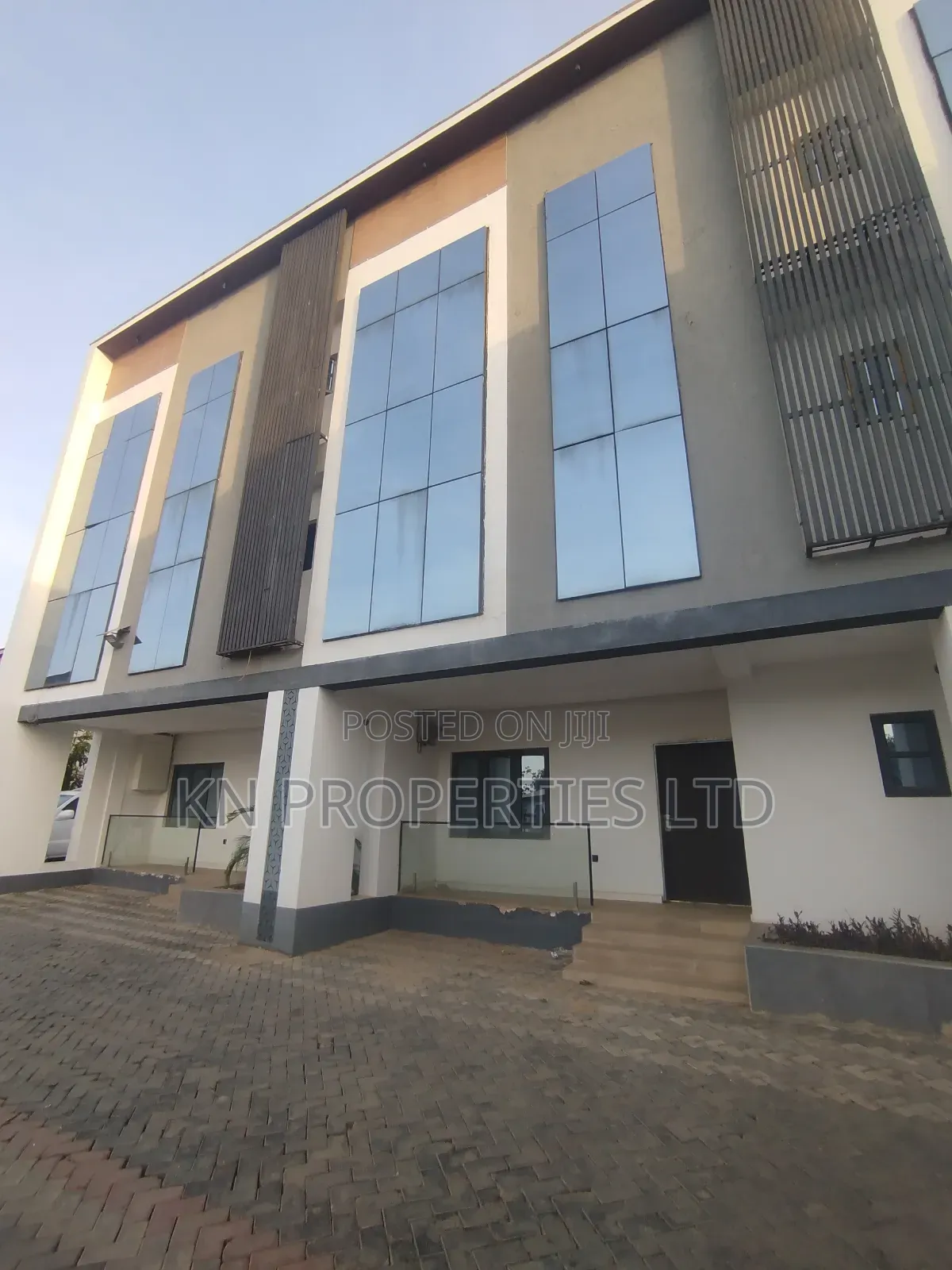 4bdrm Townhouse / Terrace in Wuye for rent