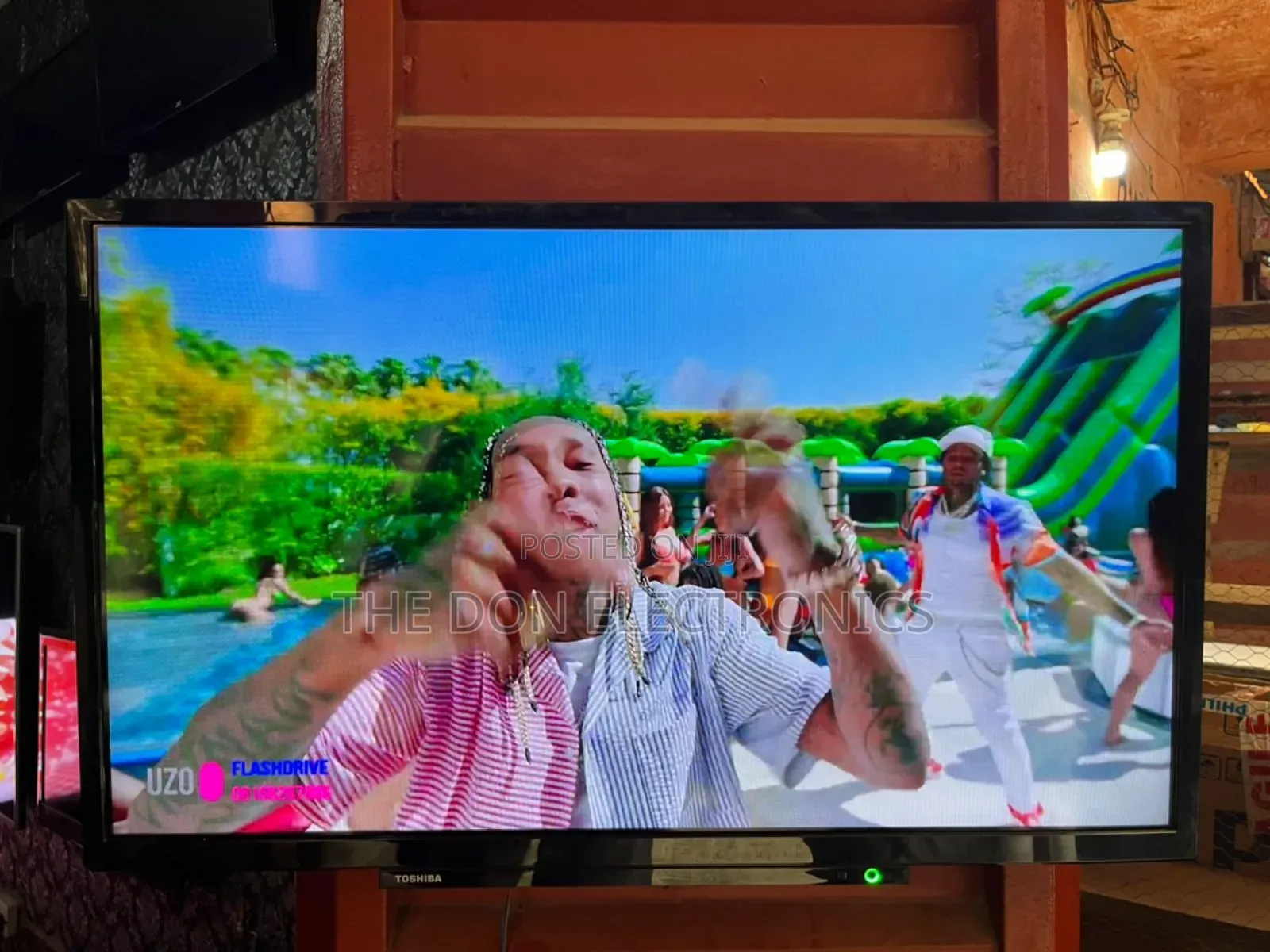 32 Inches Toshiba Smart Tv