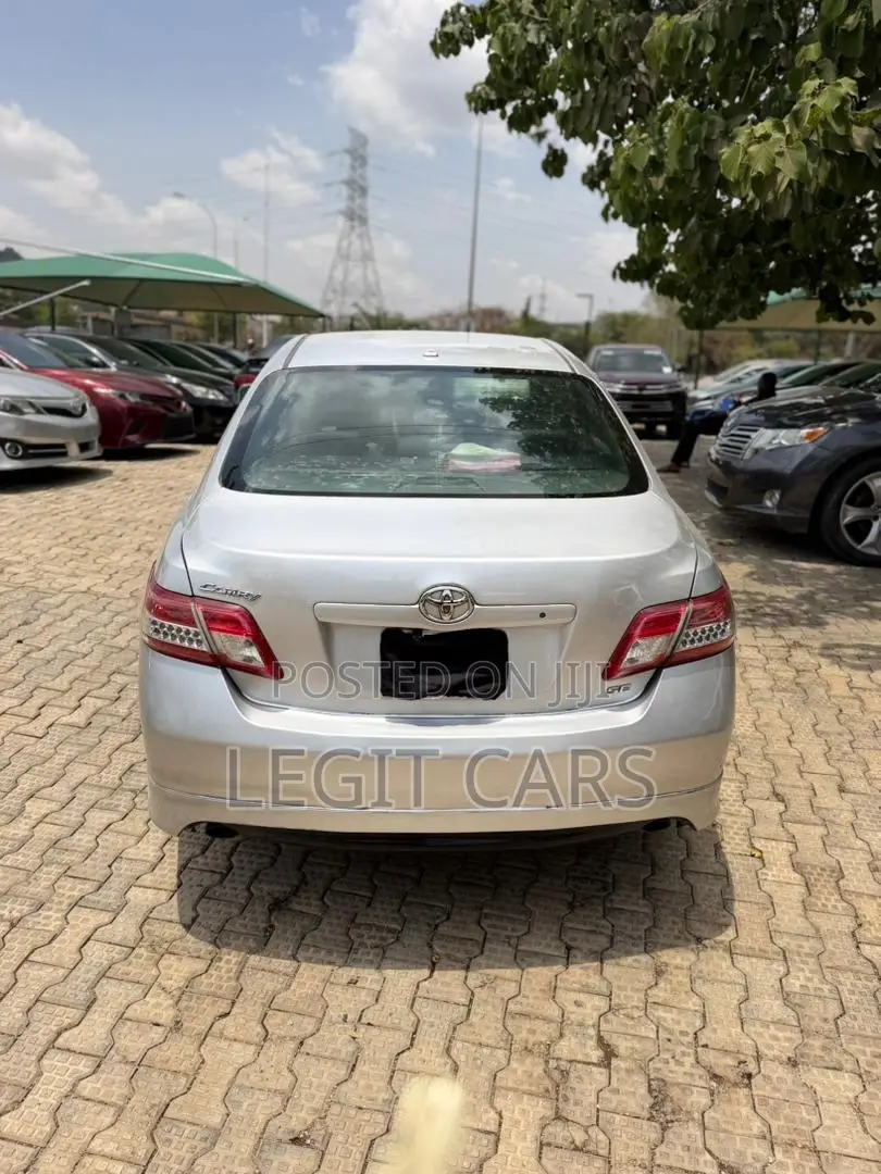 Toyota Camry 2011 Silver