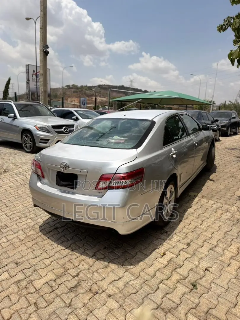 Toyota Camry 2011 Silver