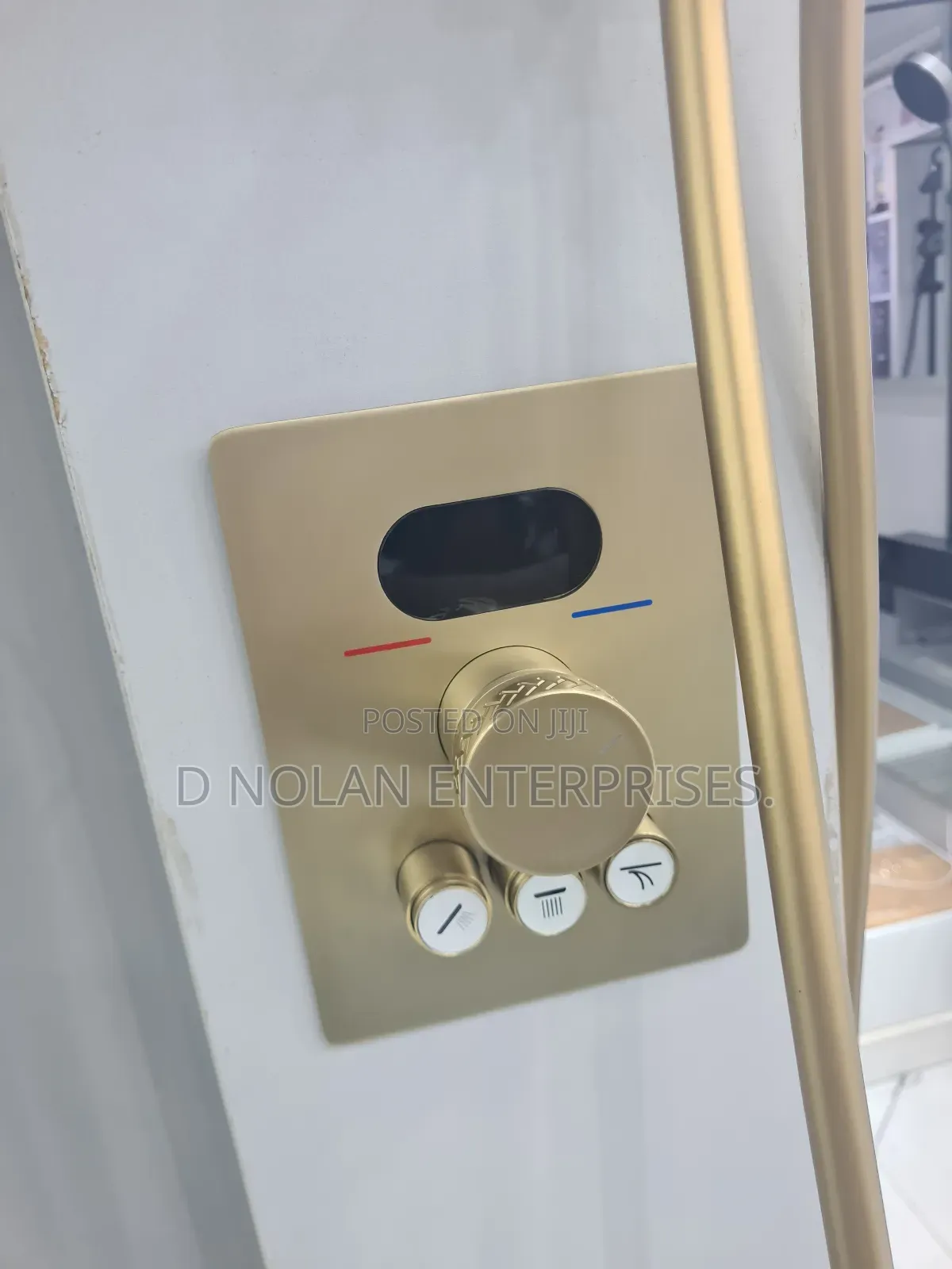 Brushed Gold Product Is a Modern Thermostatic Shower