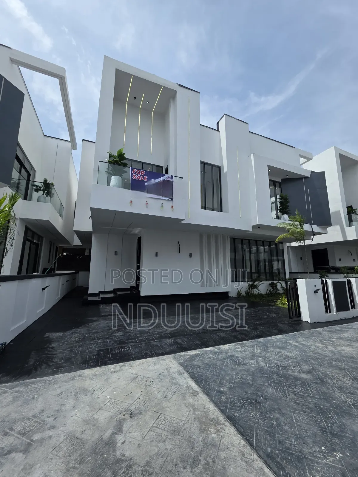 5bdrm Duplex in Hampton Island, Chevron for sale