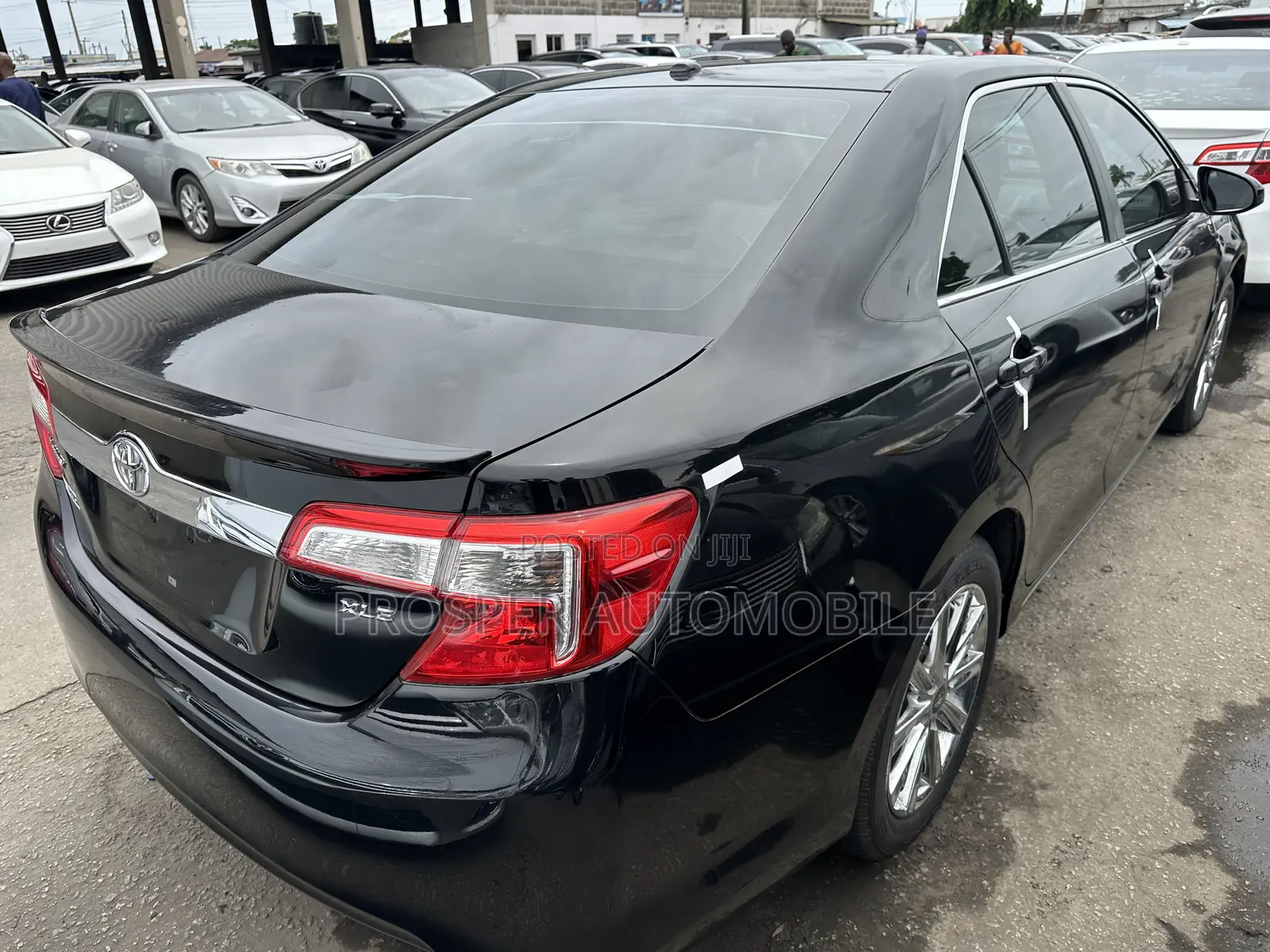 Toyota Camry XLE 4dr Sedan (2.5L 4cyl 6A) 2013 Black