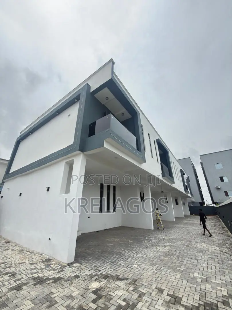 4bdrm Duplex in Orchid, Chevron for sale