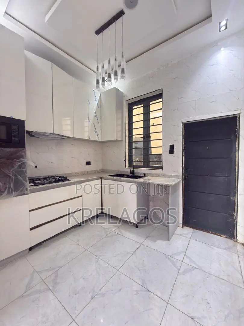 4bdrm Duplex in Orchid, Chevron for sale