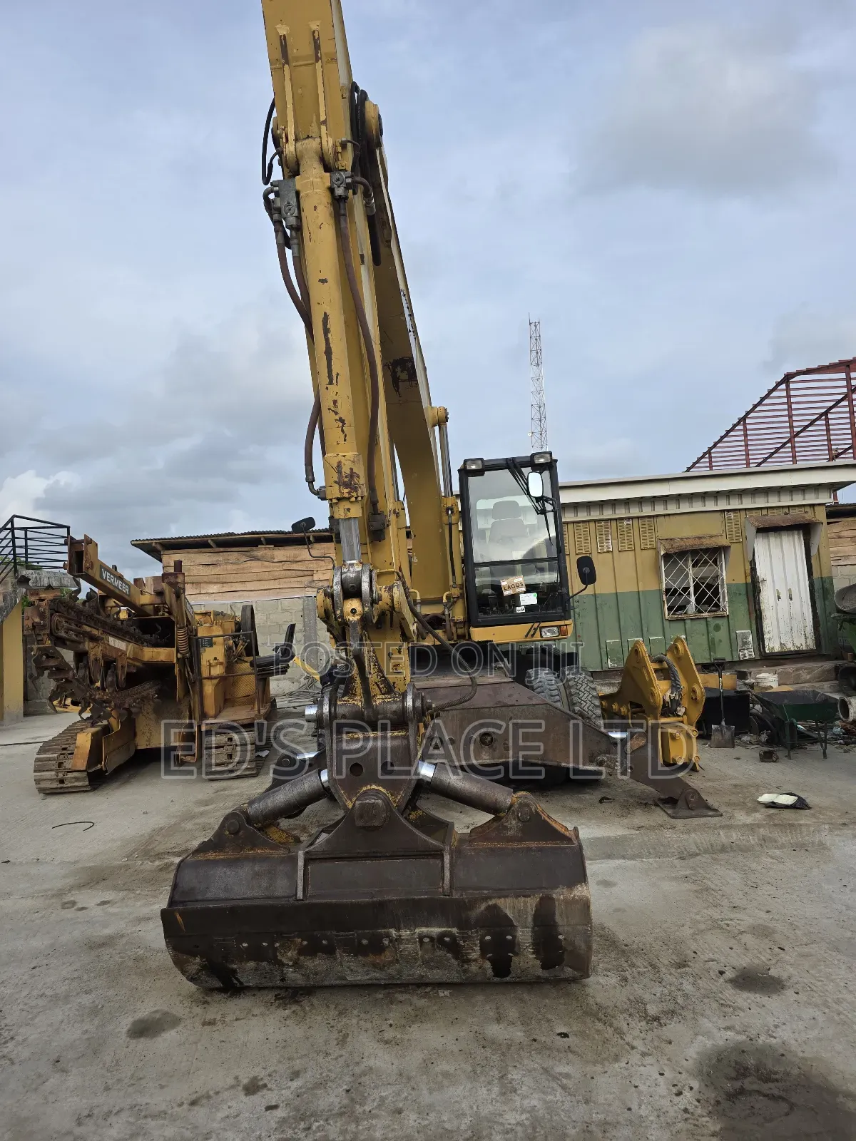 M318 Caterpillar Excavator