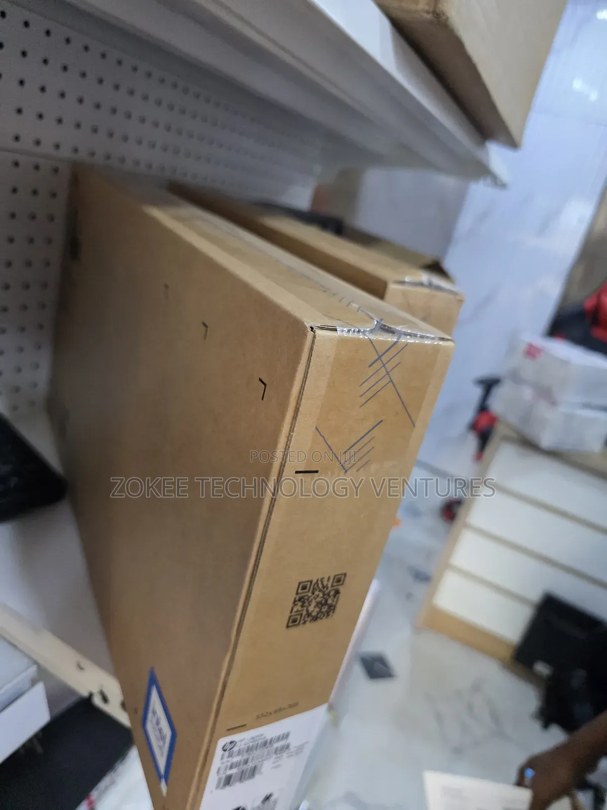 New Laptop HP 15-fd0290ns 8GB Intel Core 5 SSD 512GB