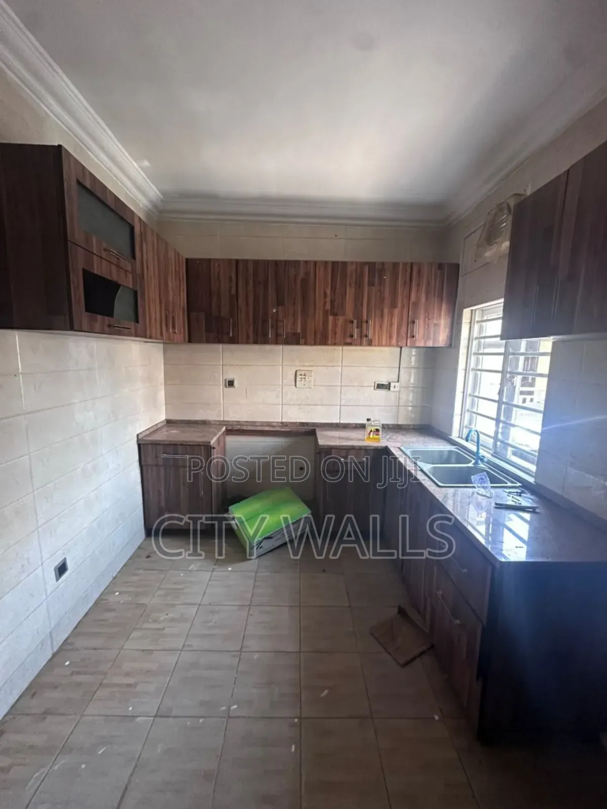 3bdrm Block of Flats in Ologolo for rent