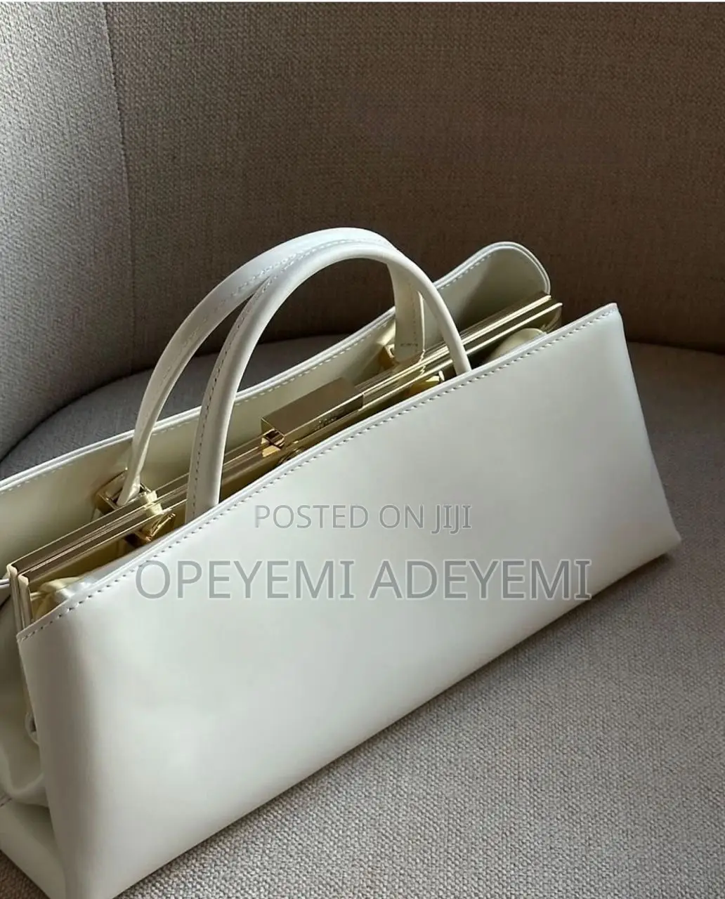 Chic Leather Verse Bag