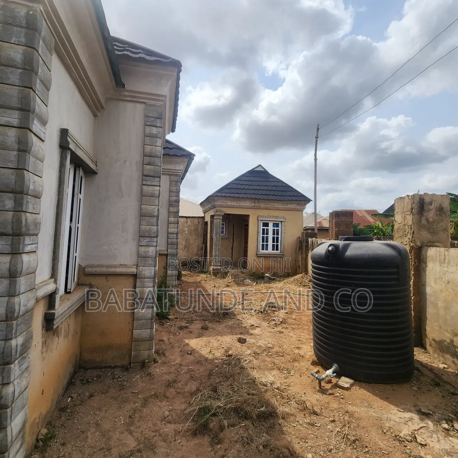 4bdrm Block of Flats in Akala Express for sale