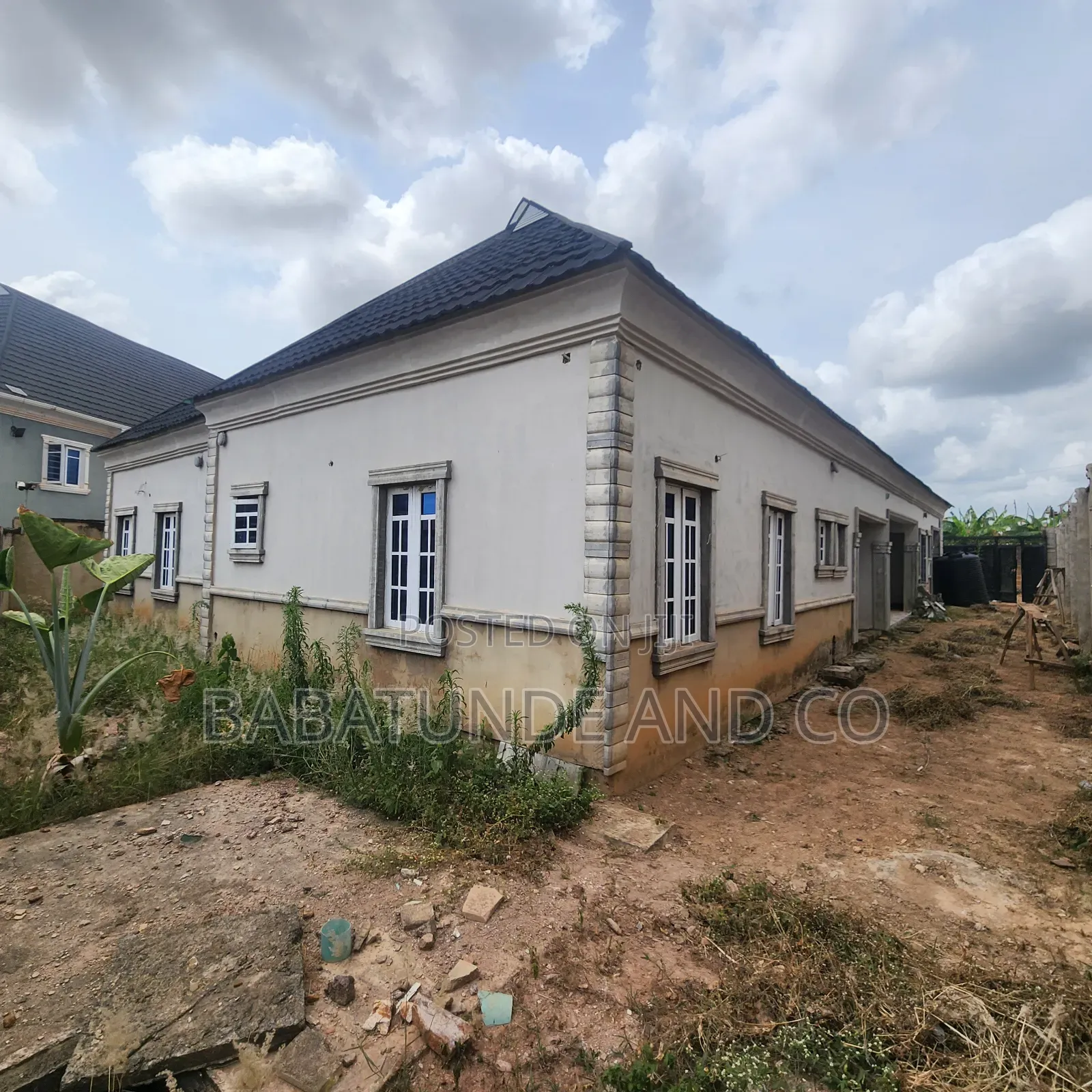 4bdrm Block of Flats in Akala Express for sale