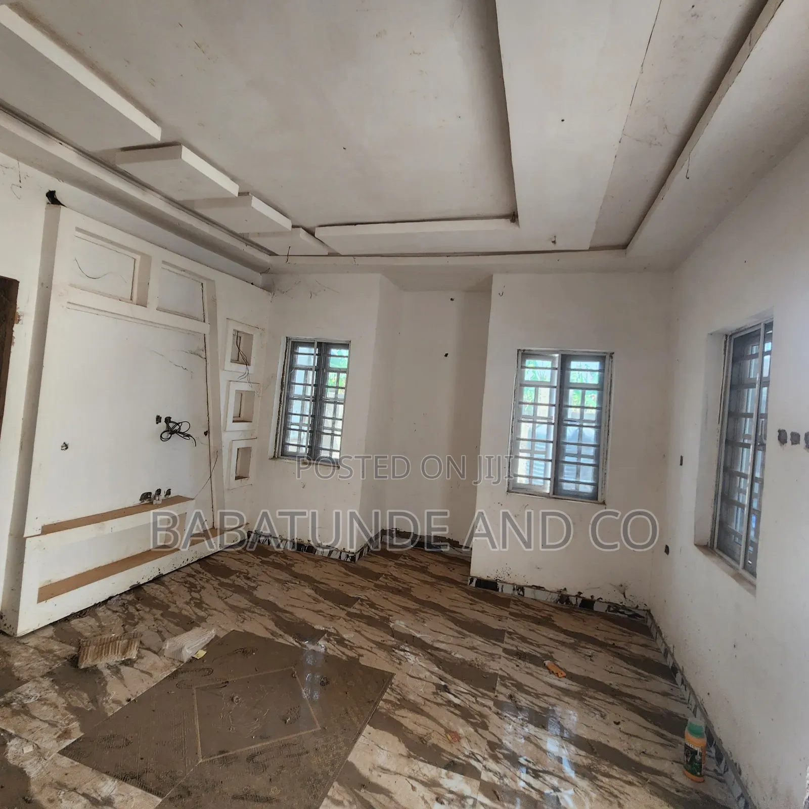 4bdrm Block of Flats in Akala Express for sale