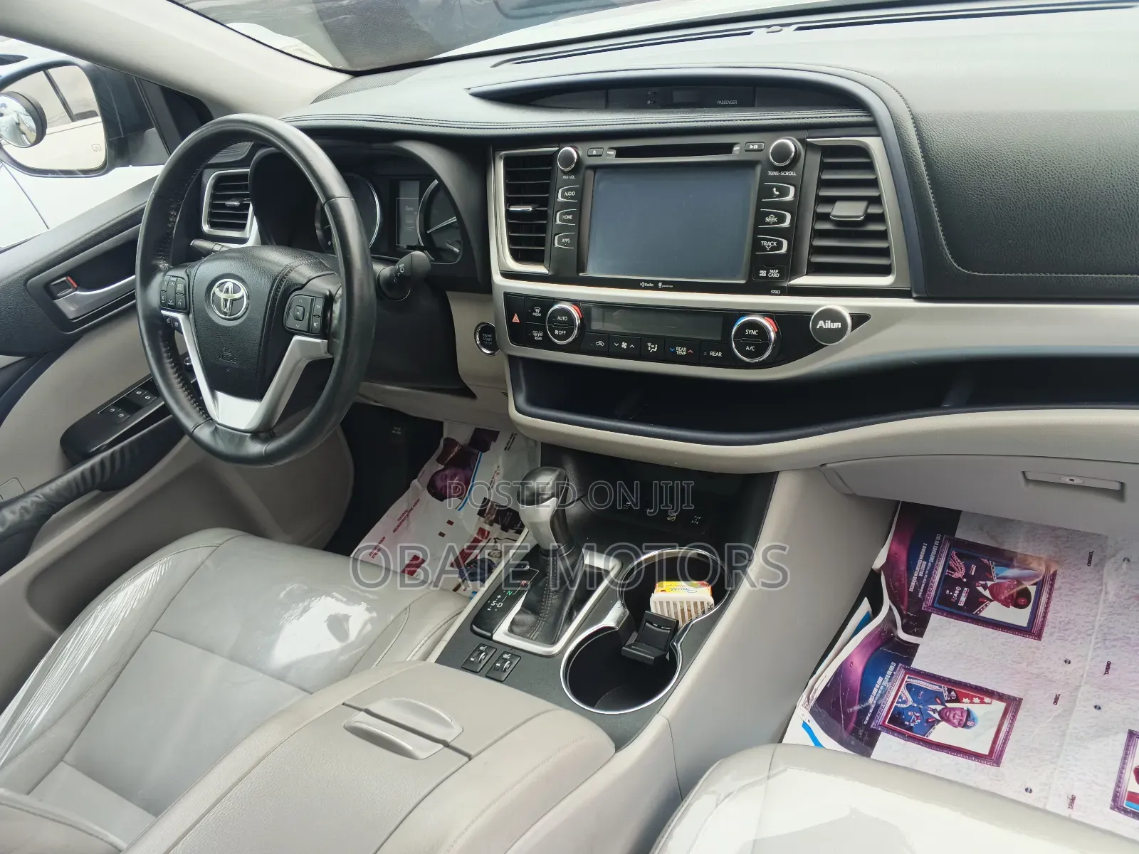 Toyota Highlander XLE V6 4x2 (3.5L 6cyl 6A) 2016 Gold
