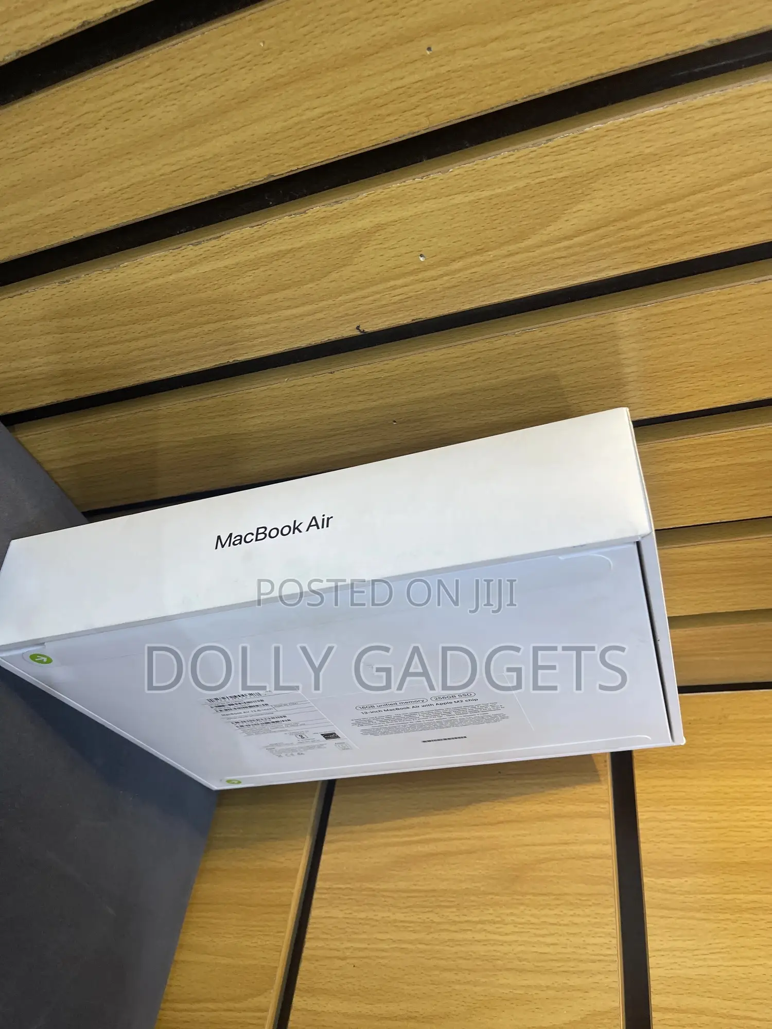 New Laptop Apple MacBook Air 2022 M2 16GB Intel Core M2 SSD 256GB