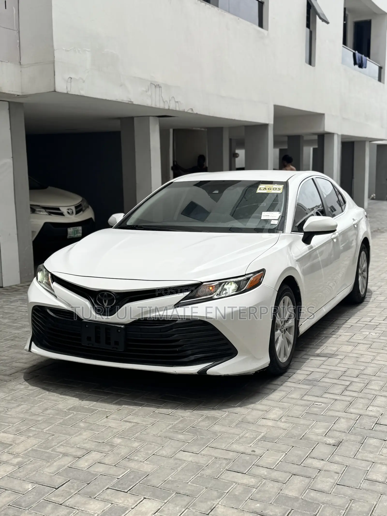 Toyota Camry LE FWD 2020 White