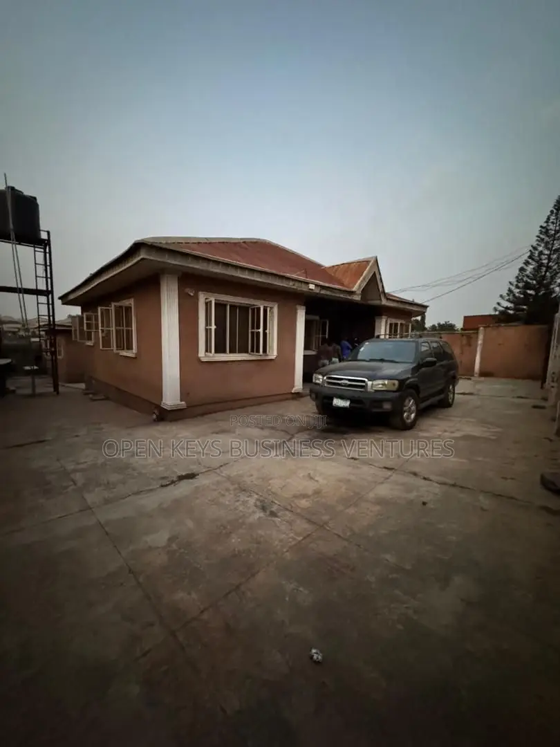 3bdrm Bungalow in Omolayo, Akobo for sale