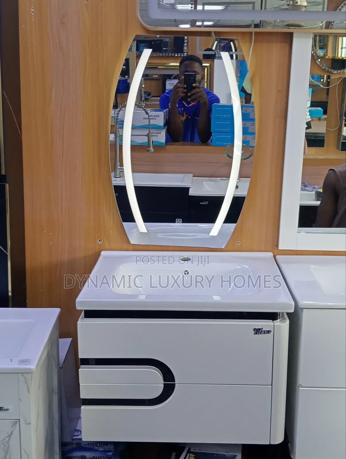 60cm Luxury Cabinet Wash Hand Basin With Led Sensor Mirror