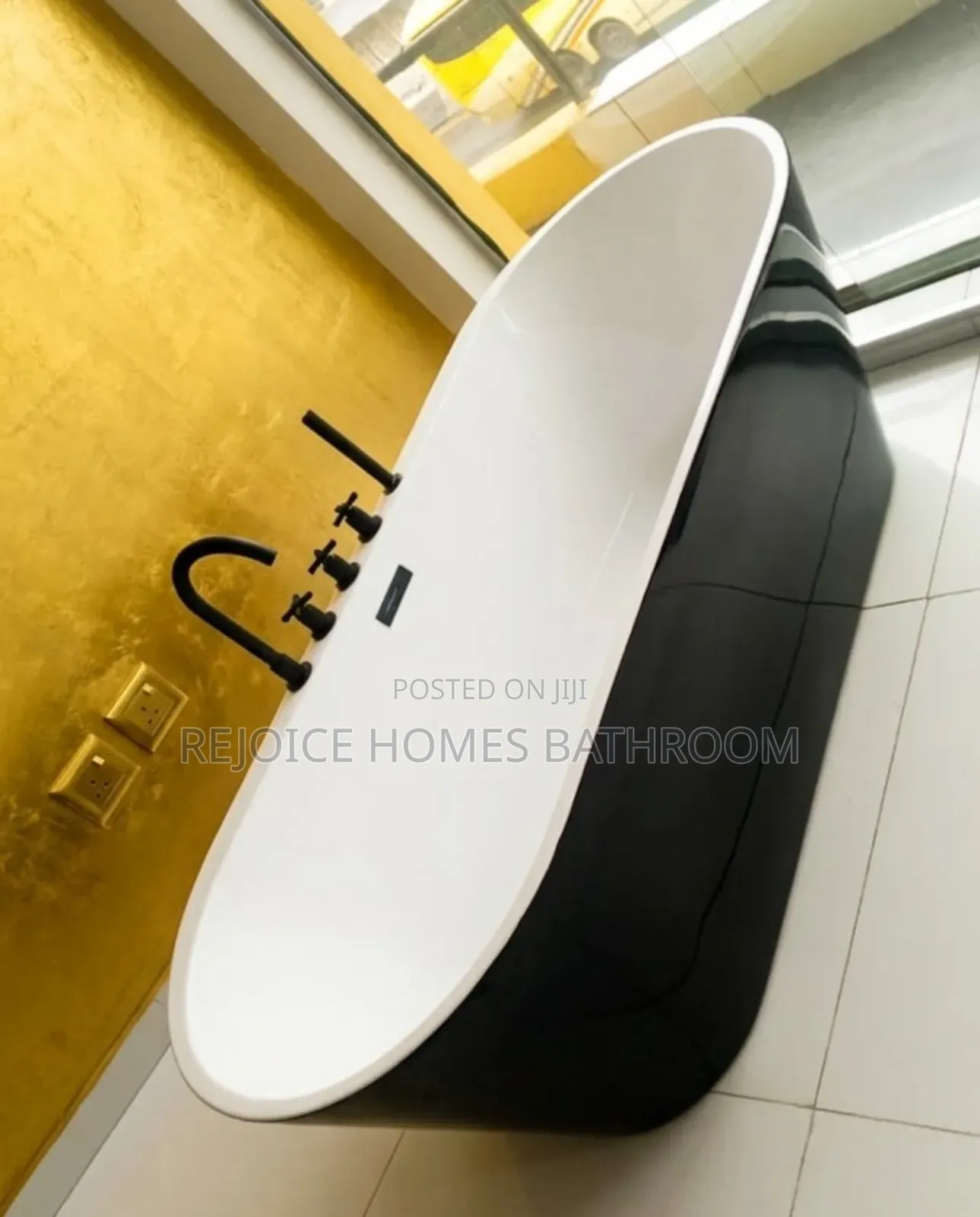 Luxury Free Standing Black White Bathtub With Black Mixers