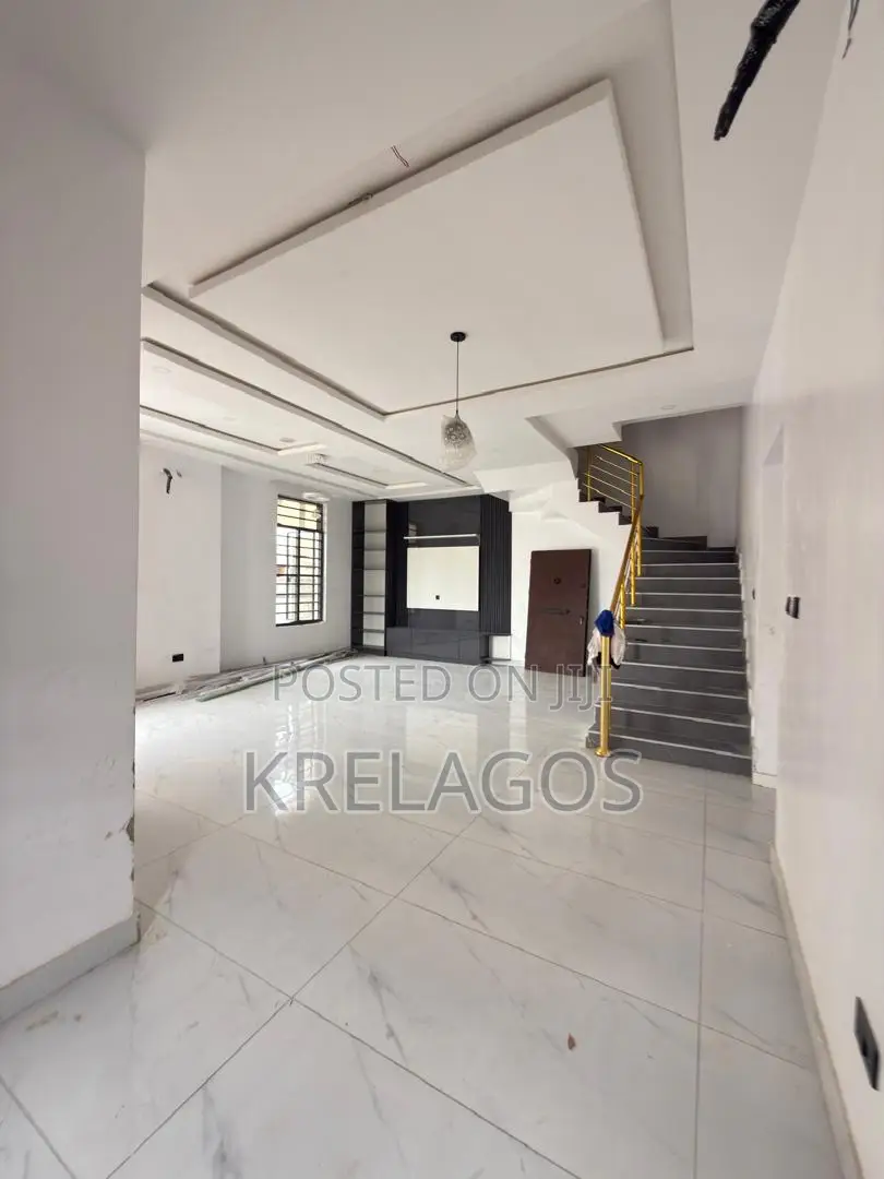 4bdrm Duplex in Orchid, Chevron for sale